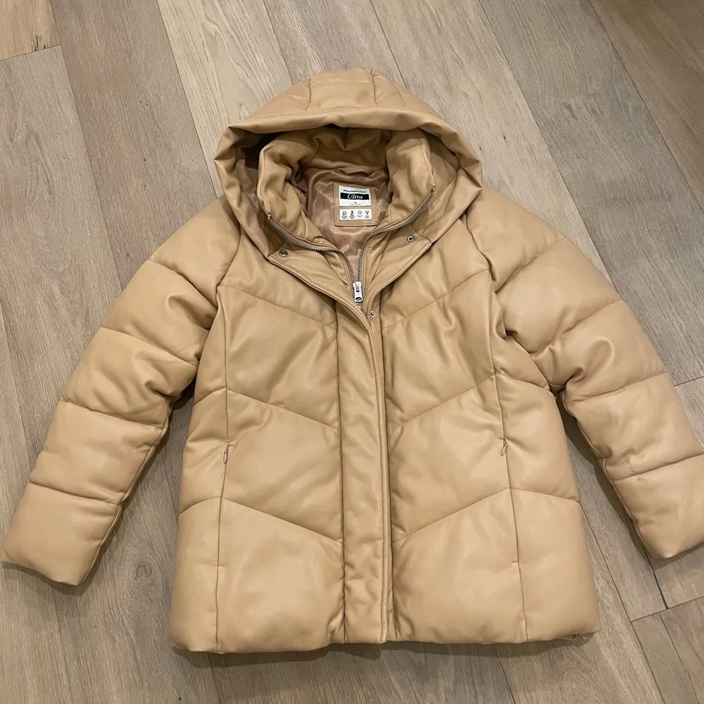 Abercrombie and Fitch Vegan Leather Puffer Jacket - Picture 3 of 5